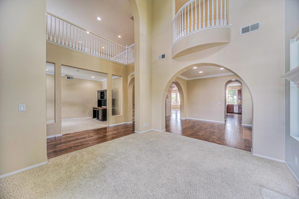 32215 Vía Bejarano Temecula, CA 92592 - Photo 25 of 42 a view of gallery