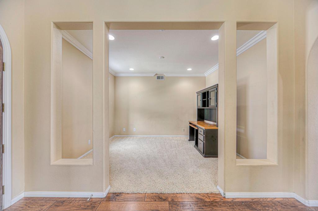 32215 Vía Bejarano Temecula, CA 92592 - Photo 26 of 42 a view of a living room