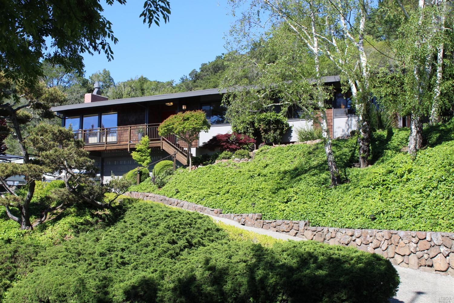 21 Underhill Road Mill Valley, CA 94941 - Photo 1 of 1 a view of a small garden