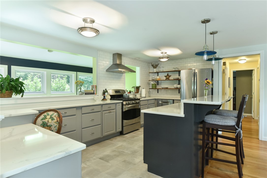 33 Potowomut Road North Kingstown, RI 02852 - Photo 8 of 40 Gallery Image 8