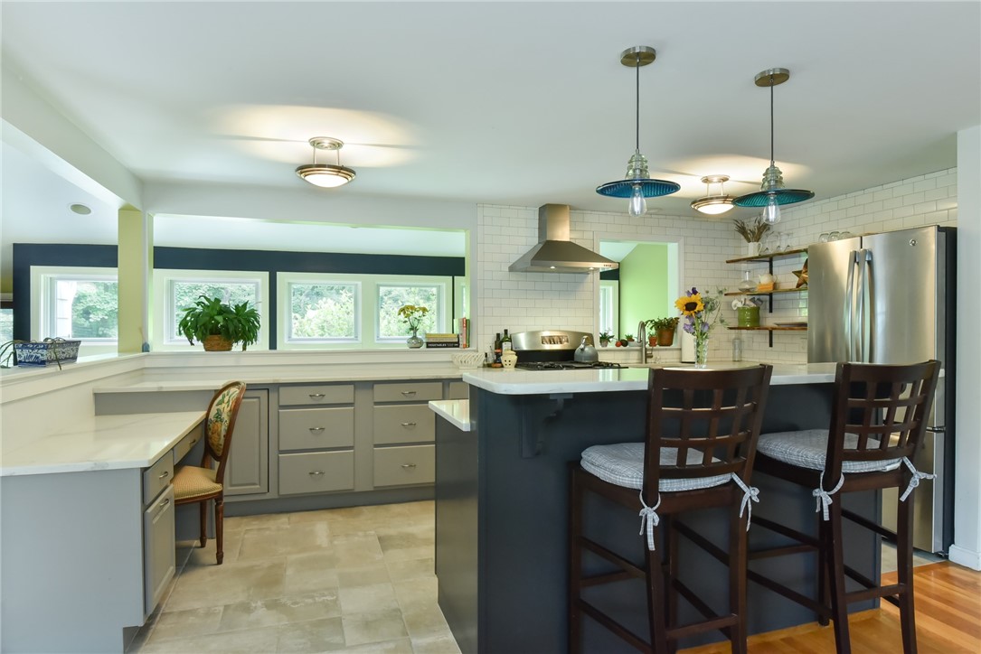 33 Potowomut Road North Kingstown, RI 02852 - Photo 9 of 40 Gallery Image 9