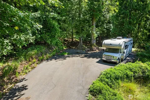 $1,075,000 | 22122 Southeast 51st Place, Issaquah, WA 98029