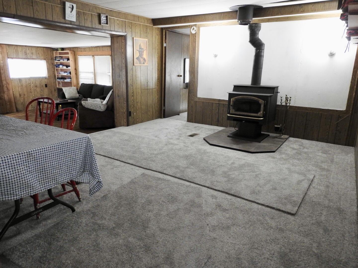 53188 Andrews Road La Pine, OR 97739 - Photo 2 of 24 Living Room with New Carpet
