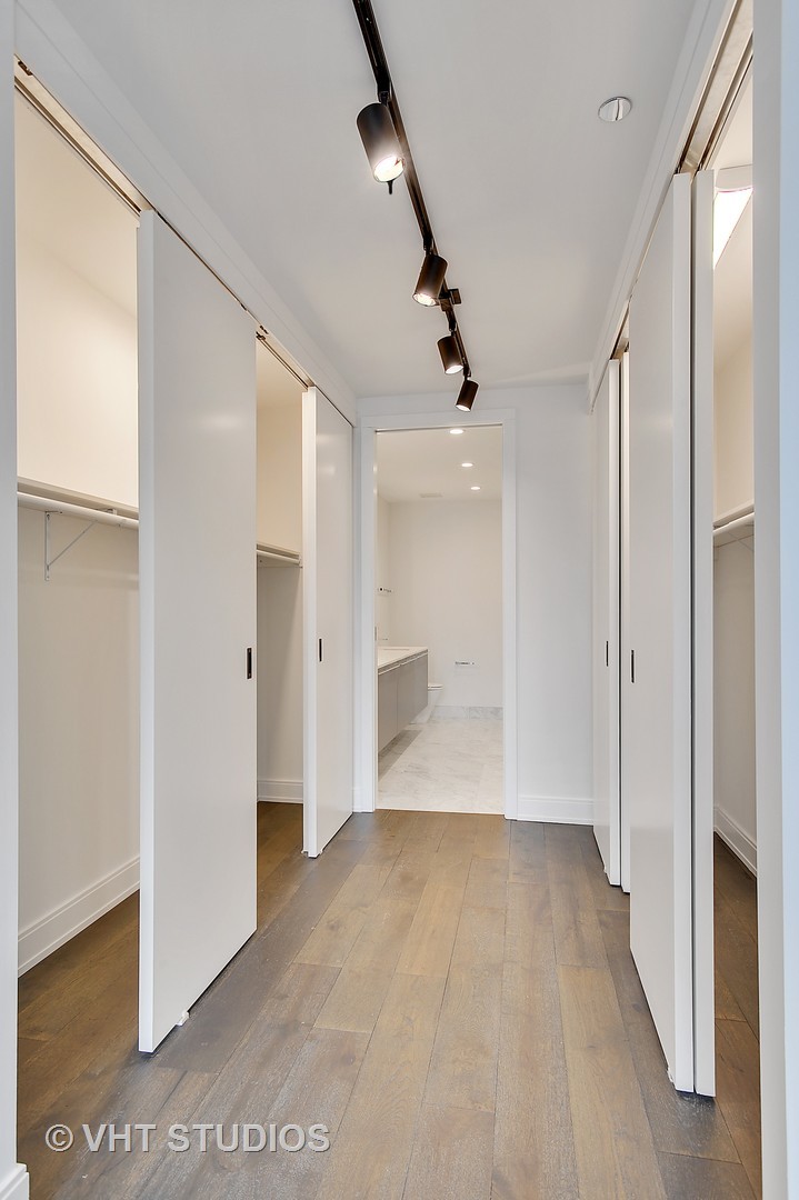 111 South Peoria Street, Unit 804 Chicago, IL 60607 - Photo 21 of 33 a view of an empty room