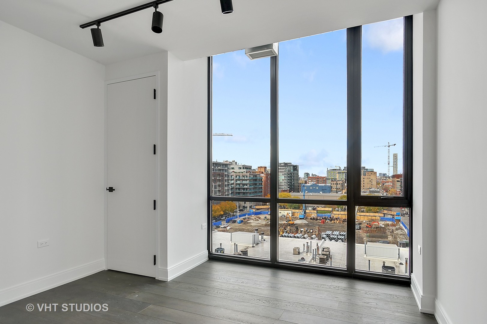111 South Peoria Street, Unit 804 Chicago, IL 60607 - Photo 23 of 33 a view of a large window with kitchen view