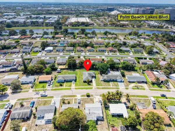 $2,700 | 1458 8th Street, West Palm Beach, FL 33401