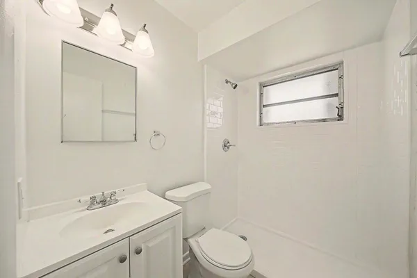 $2,700 | 1458 8th Street, West Palm Beach, FL 33401