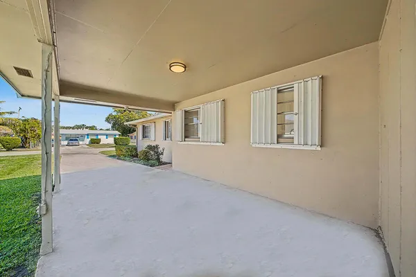 $2,700 | 1458 8th Street, West Palm Beach, FL 33401