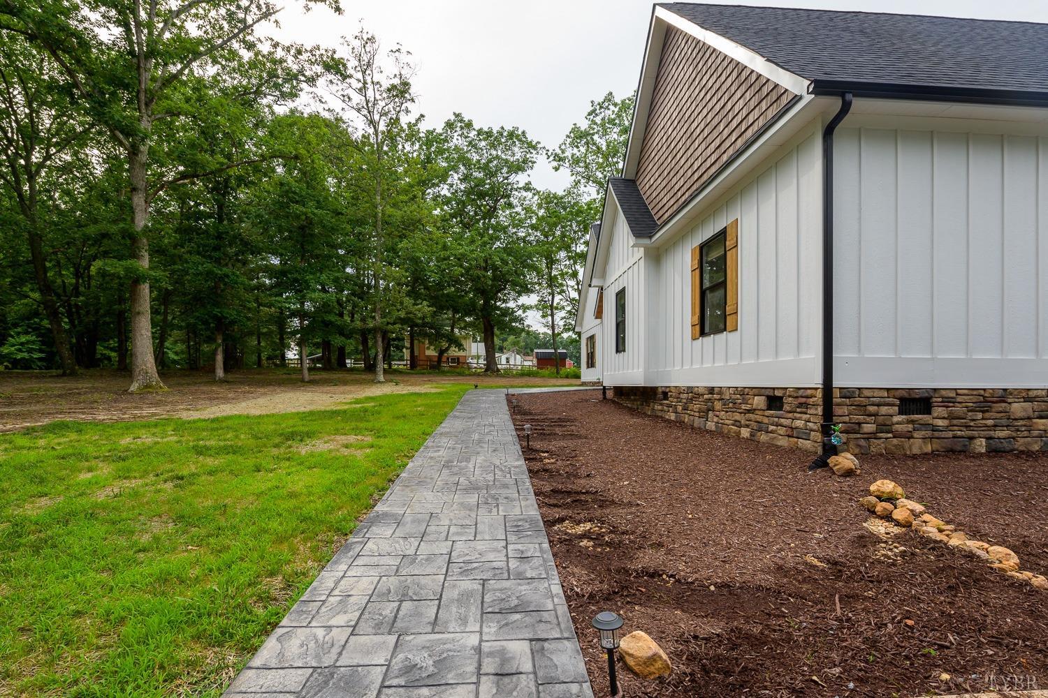 3920 Shingle Block Road Bedford, VA 24523 - Photo 3 of 49 Gallery Image 3