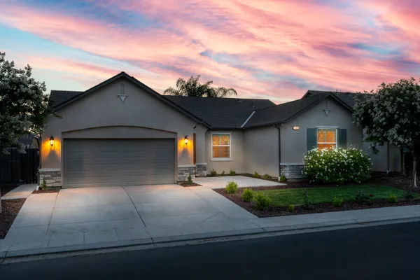 $449,000 | 1664 Softwind Drive, Tulare, CA 93274