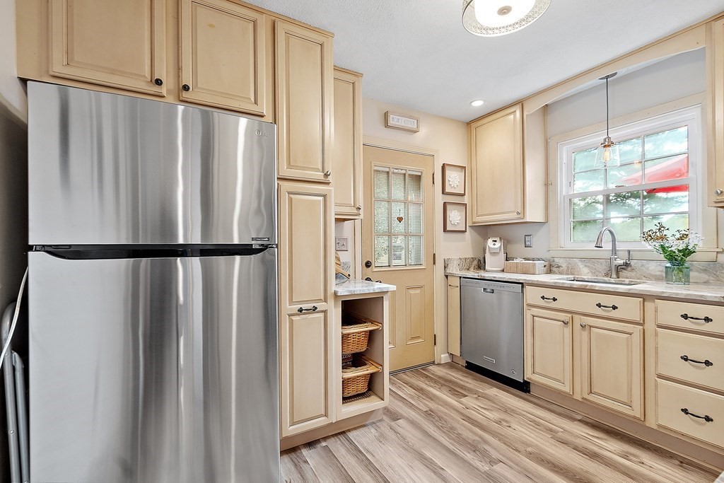 26 Dean Street Hudson, MA 01749 - Photo 14 of 40