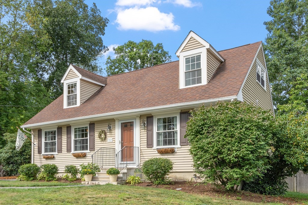26 Dean Street Hudson, MA 01749 - Photo 2 of 40