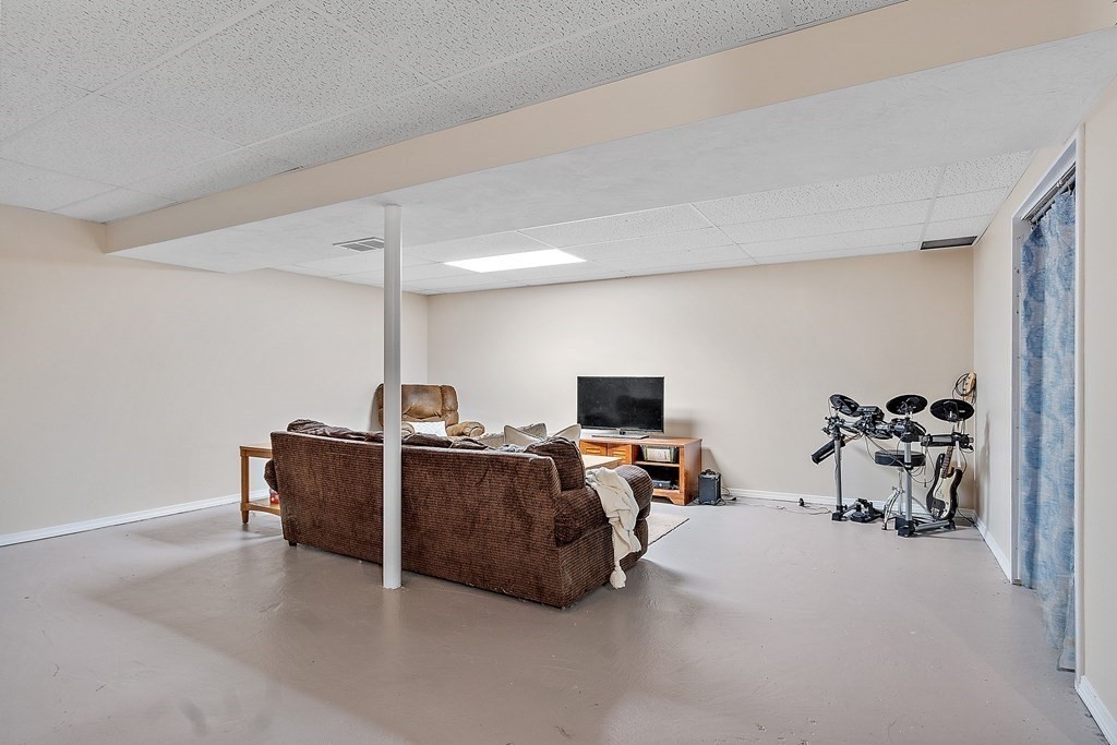 26 Dean Street Hudson, MA 01749 - Photo 27 of 40