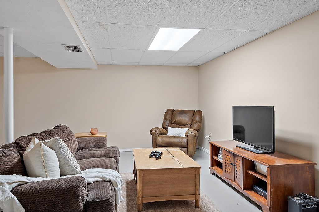 26 Dean Street Hudson, MA 01749 - Photo 28 of 40