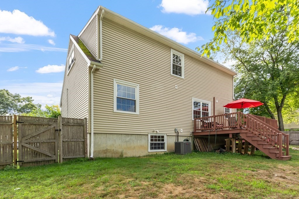 26 Dean Street Hudson, MA 01749 - Photo 36 of 40