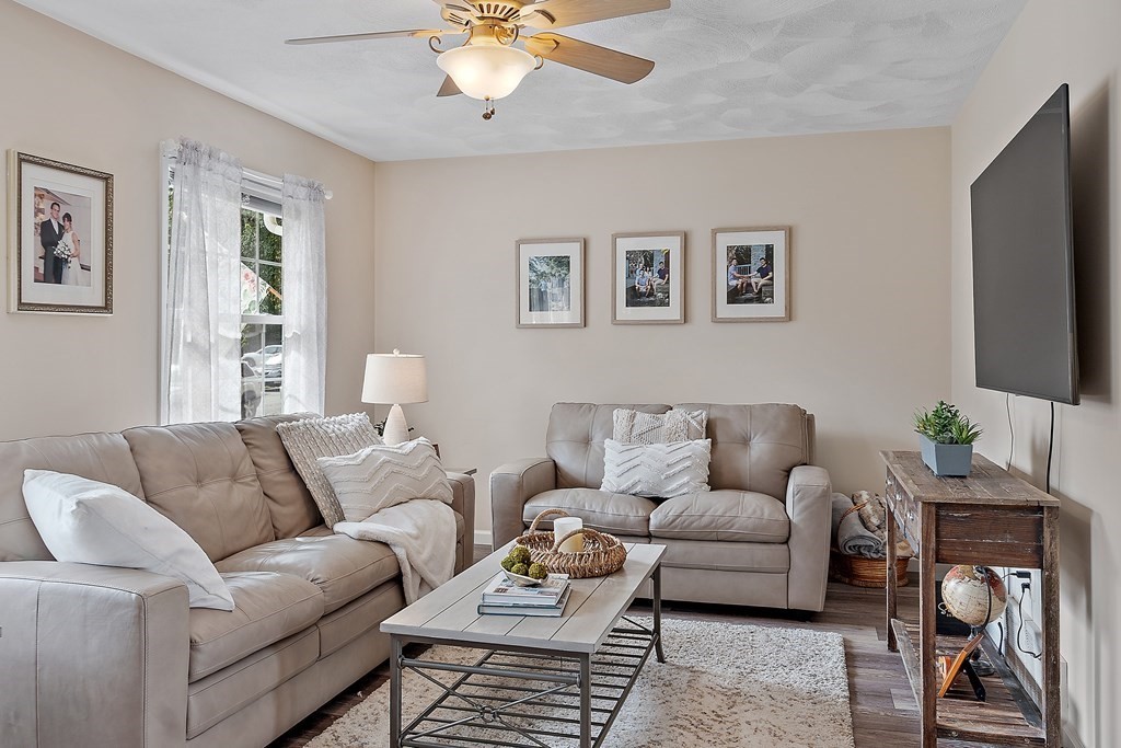 26 Dean Street Hudson, MA 01749 - Photo 4 of 40