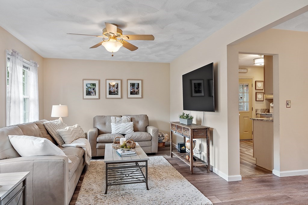 26 Dean Street Hudson, MA 01749 - Photo 6 of 40