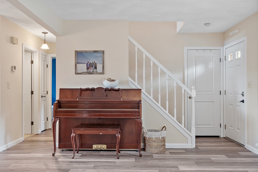 26 Dean Street Hudson, MA 01749 - Photo 7 of 40