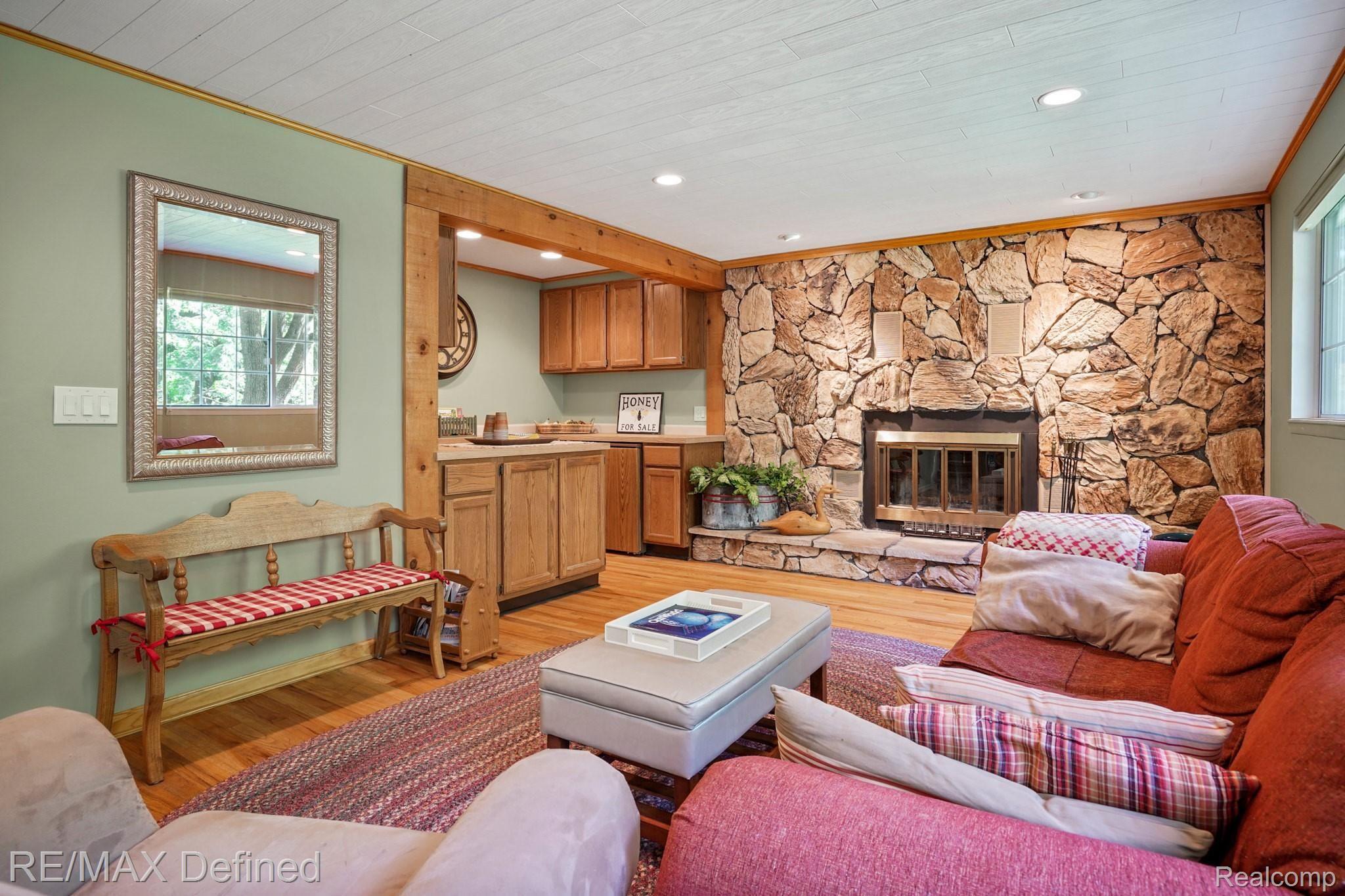 2183 North Fairview Lane Rochester, MI 48306 - Photo 13 of 36 2183-N-Fairview-Ln-17.jpg