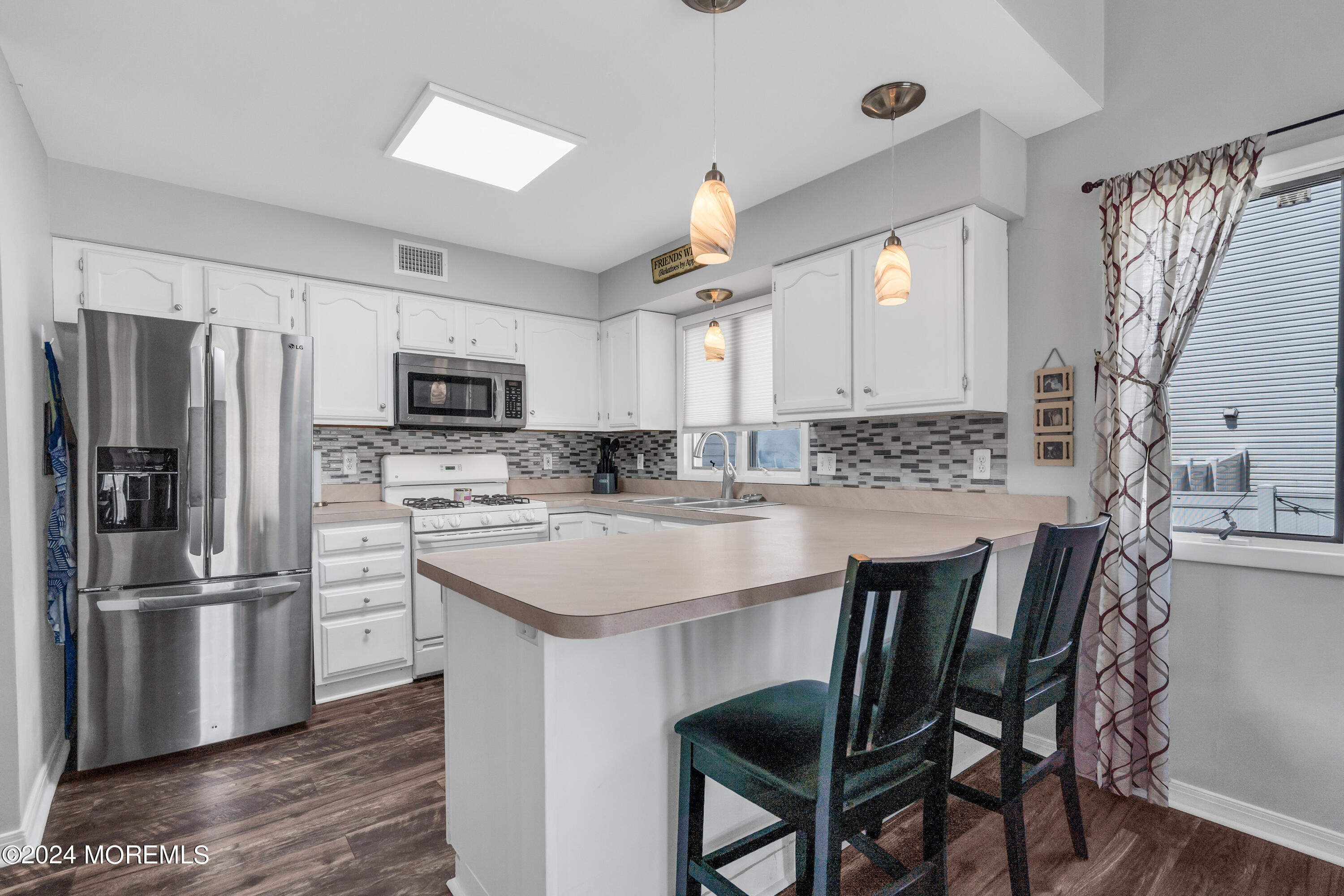 148 Dolphin Road Manahawkin, NJ 08050 - Photo 8 of 30 008_dsc01824_159