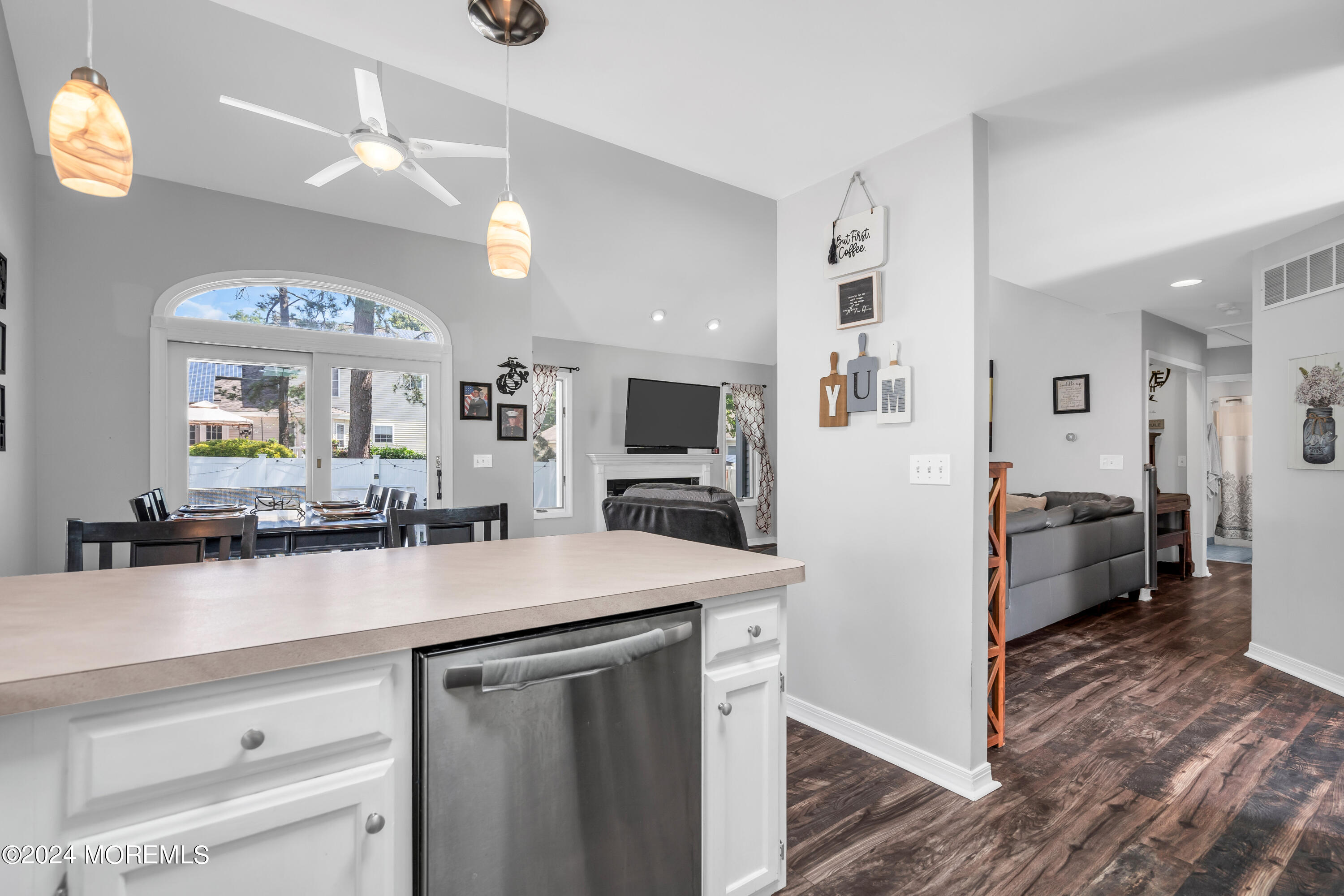 148 Dolphin Road Manahawkin, NJ 08050 - Photo 10 of 30 010_dsc01834_676
