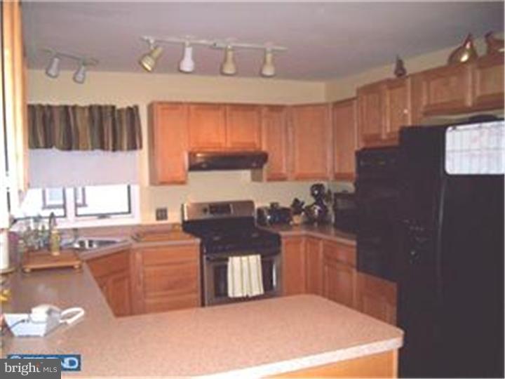 1425 Kingsley Road Havertown, PA 19083 - Photo 9 of 16 Kitchen