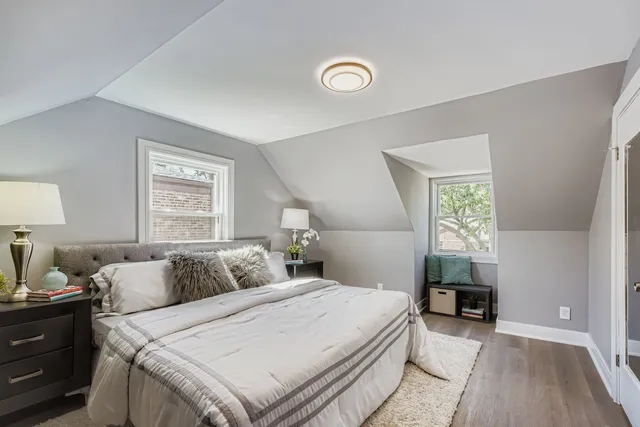 $349,500 | 8841 South Utica Avenue, Evergreen Park, IL 60805