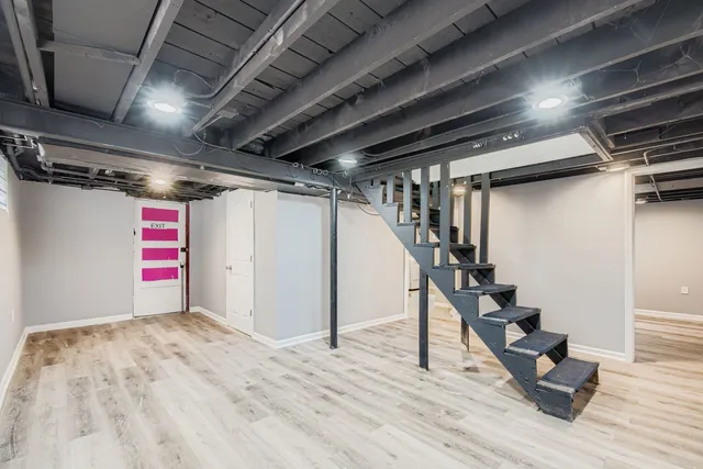 $349,500 | 8841 South Utica Avenue, Evergreen Park, IL 60805