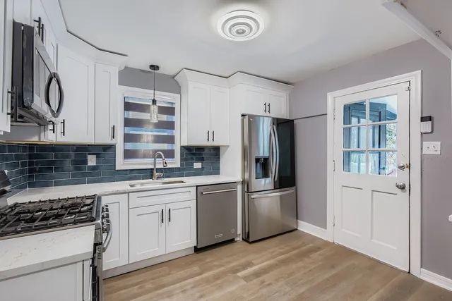 $349,500 | 8841 South Utica Avenue, Evergreen Park, IL 60805