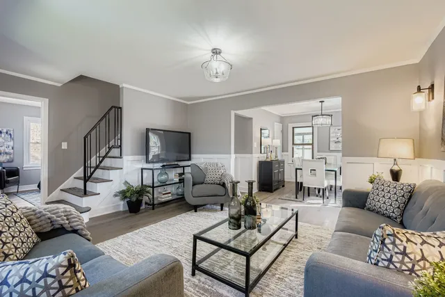 $349,500 | 8841 South Utica Avenue, Evergreen Park, IL 60805