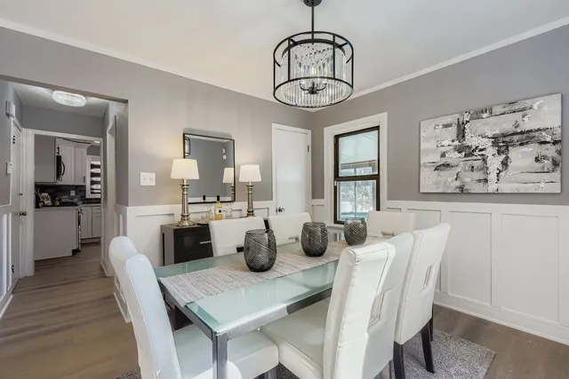 $349,500 | 8841 South Utica Avenue, Evergreen Park, IL 60805