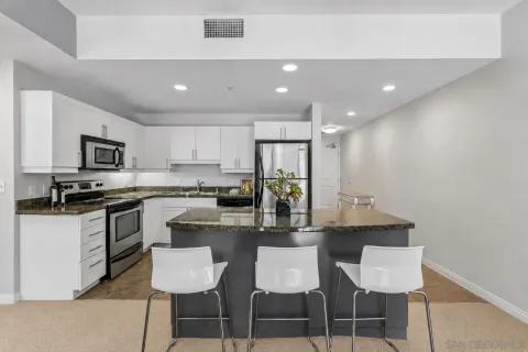 $409,900 | 206 Park Boulevard, Unit 313, San Diego, CA 92101