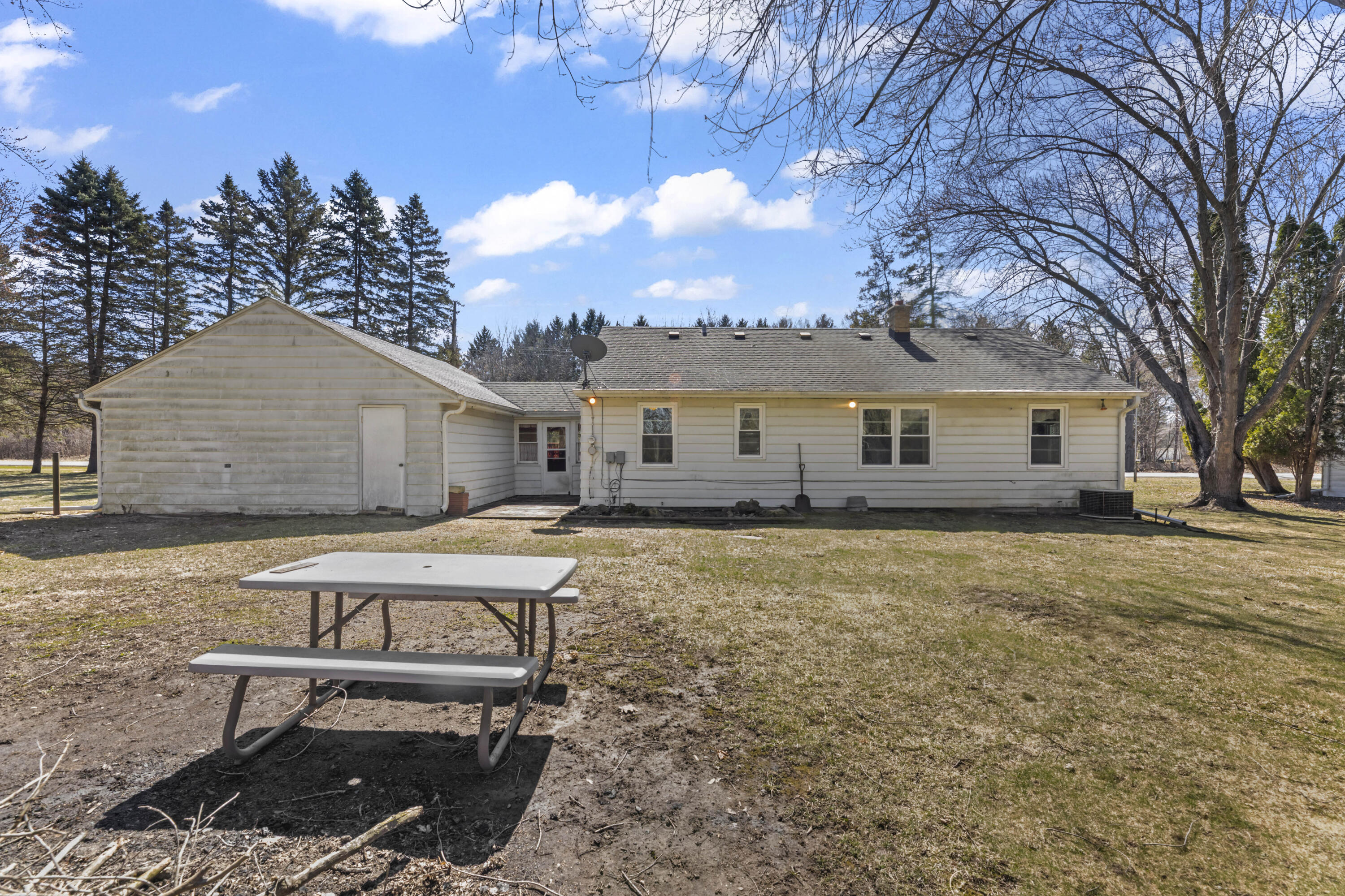 N68-w29376 Hartling Road Merton, WI 53029 - Photo 30 of 31 Back View of House