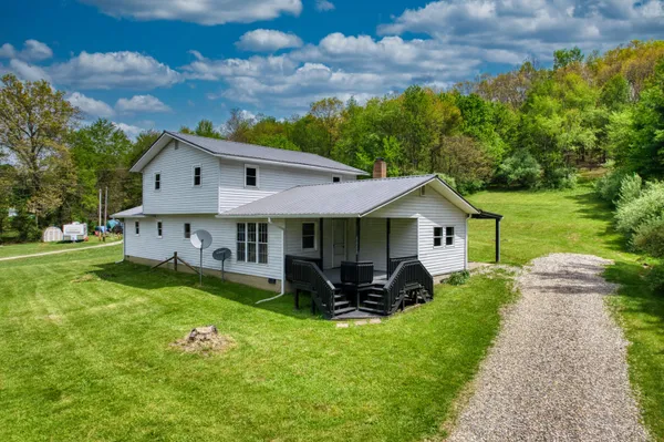 $319,900 | 9689 Stickle Road, St. Louisville, OH 43071