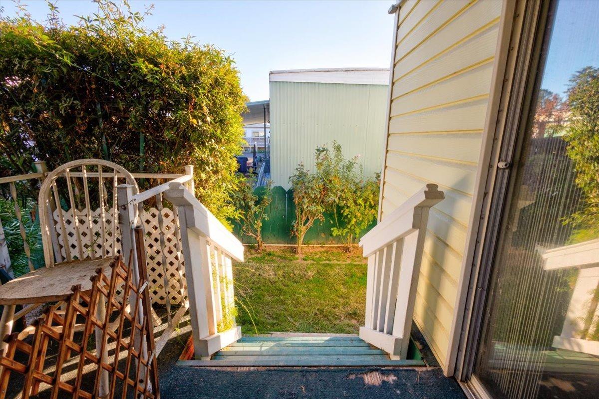 1272 Villa Avenue, Unit SPC56 Clovis, CA 93612 - Photo 24 of 35 a view of balcony with furniture