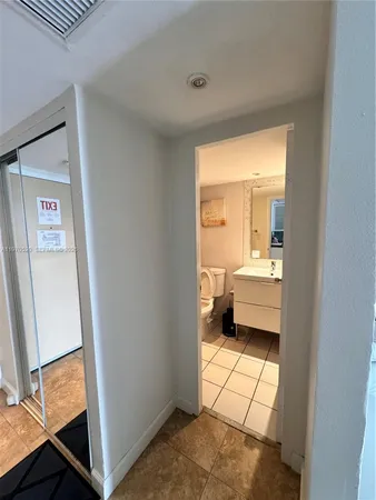 $1,950 | 19201 Collins Avenue, Unit 436, Sunny Isles Beach, FL 33160