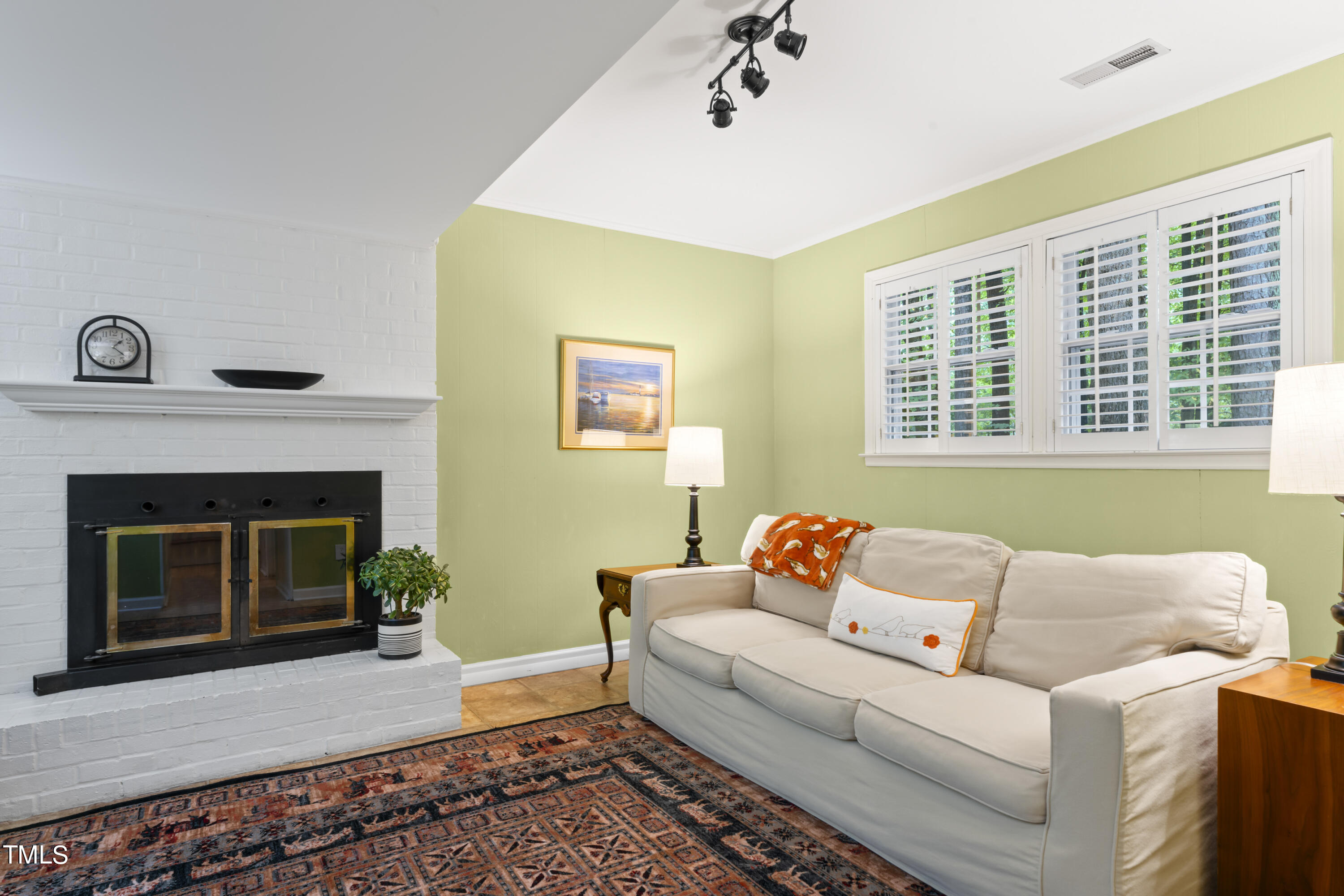 5902 Woodberry Road Durham, NC 27707 - Photo 25 of 38 photos_high_resolution_DSC04229