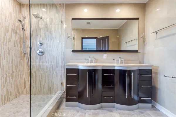 $7,750 | 7796 Skyhill Drive, Los Angeles, CA 90068