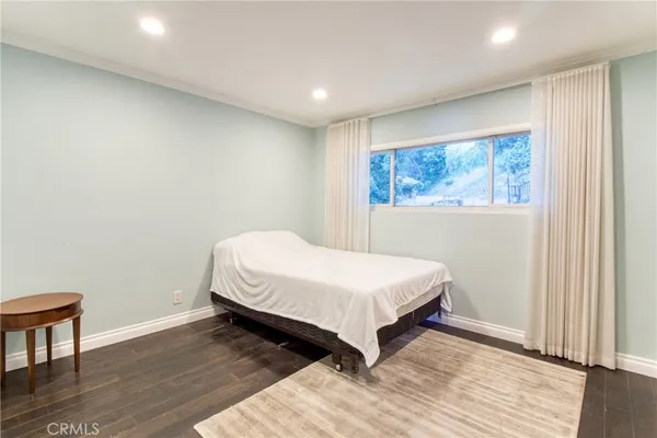 $7,750 | 7796 Skyhill Drive, Los Angeles, CA 90068