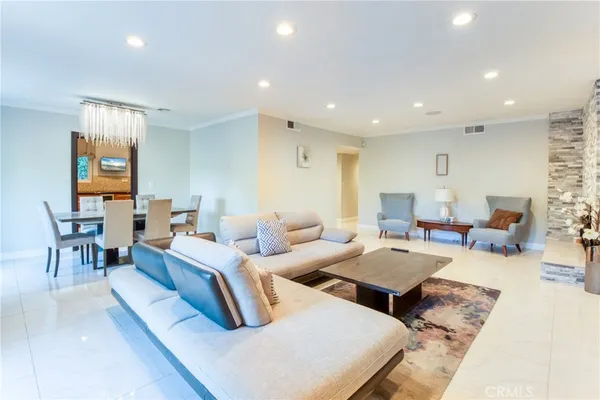 $7,750 | 7796 Skyhill Drive, Los Angeles, CA 90068