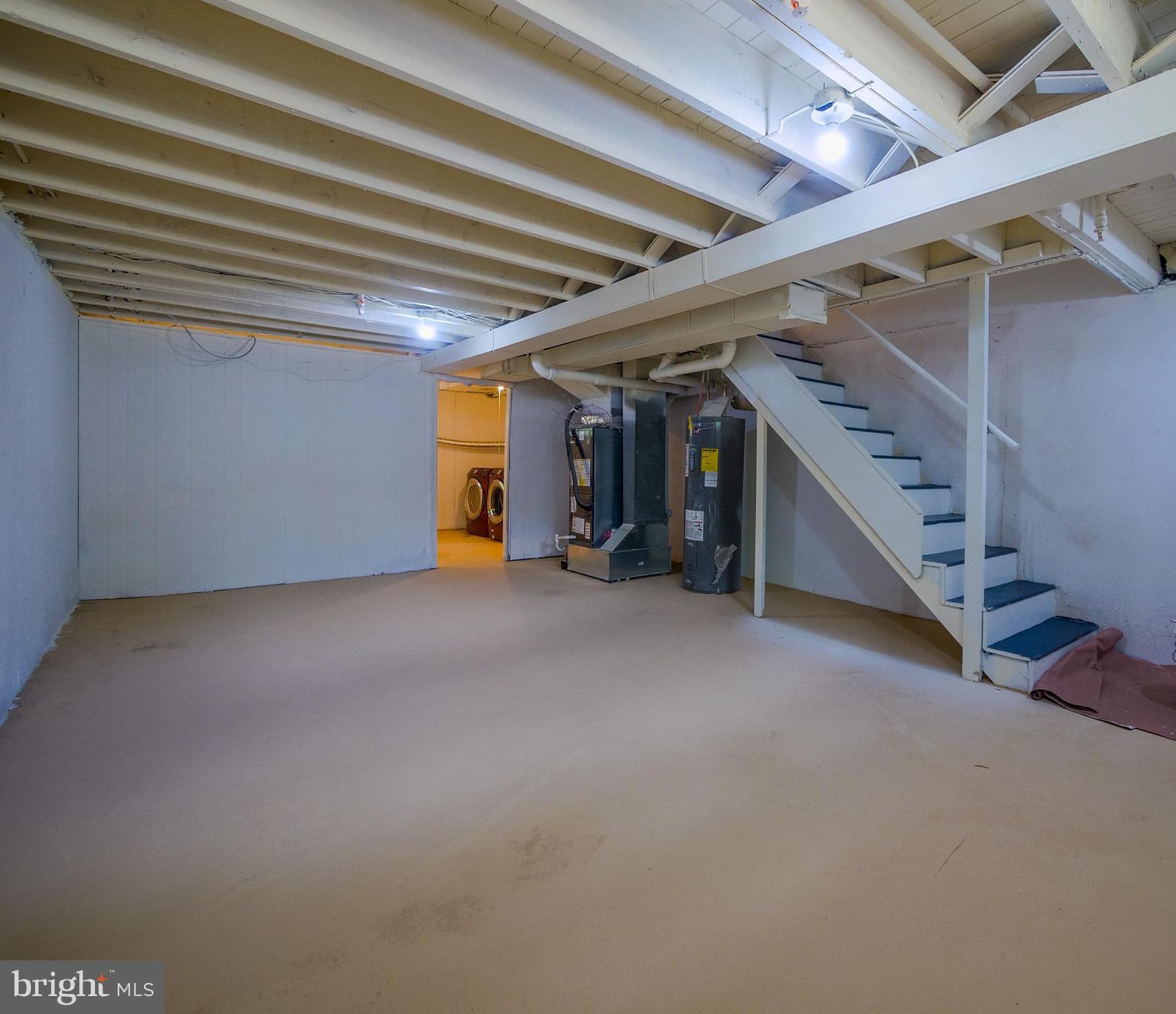 179 Madison Drive Newark, DE 19711 - Photo 37 of 43 a view of empty room with wooden ceiling