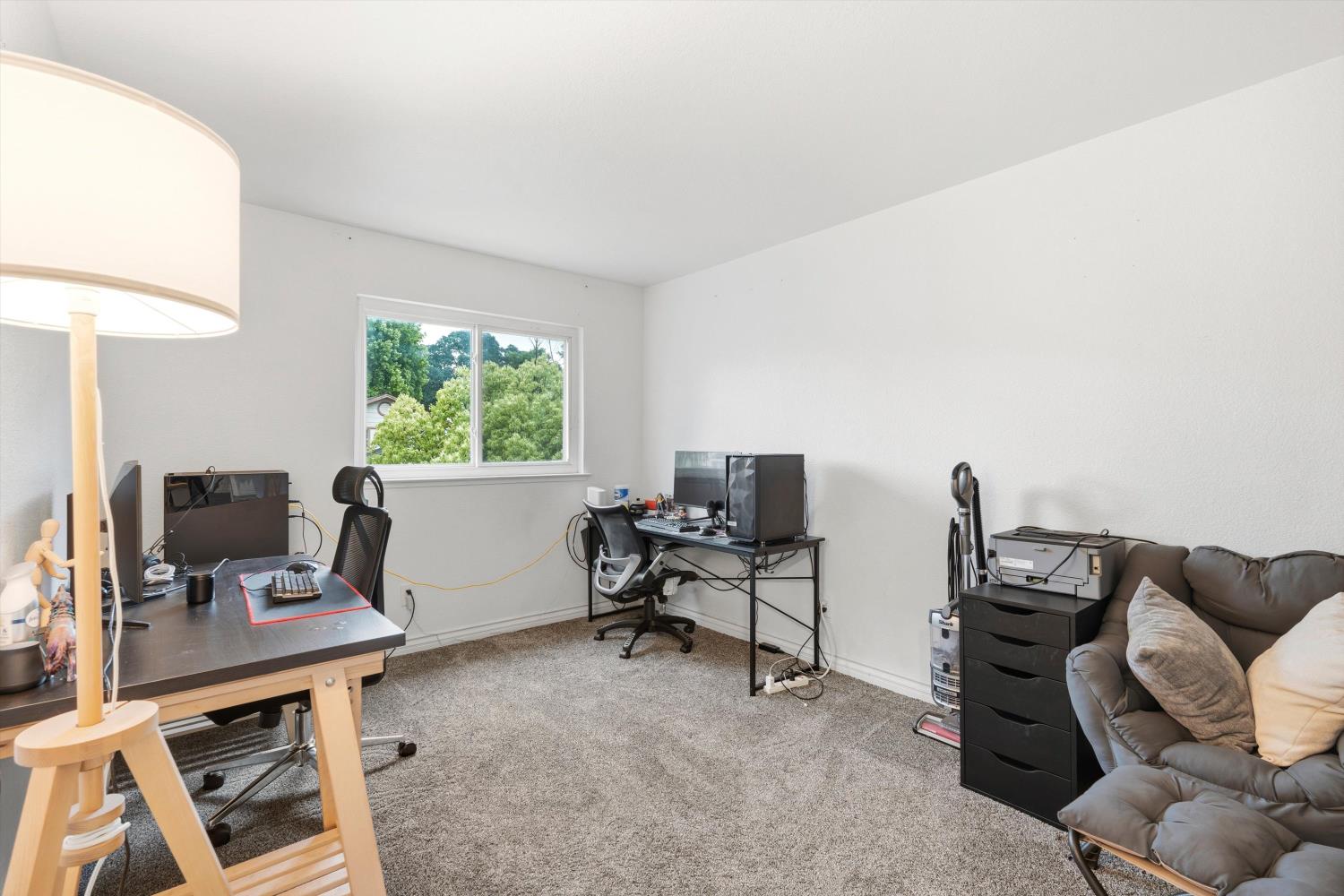 8117 Prior Way Antelope, CA 95843 - Photo 20 of 27 a workspace with furniture and a window