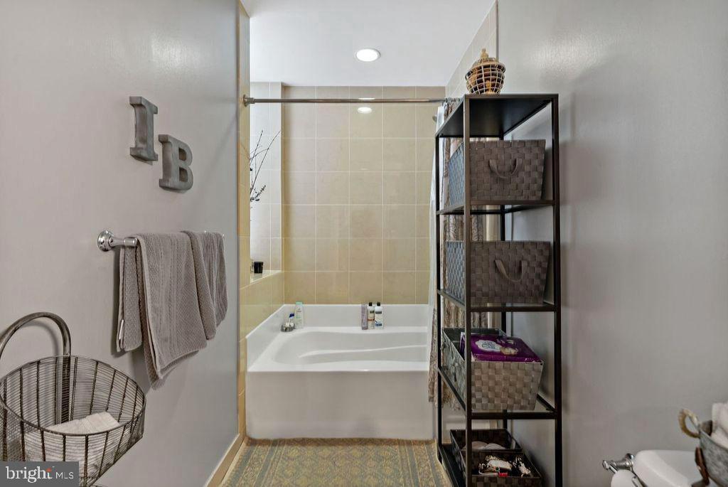 1600 Arch Street, Unit 1902 Philadelphia, PA 19103 - Photo 14 of 24