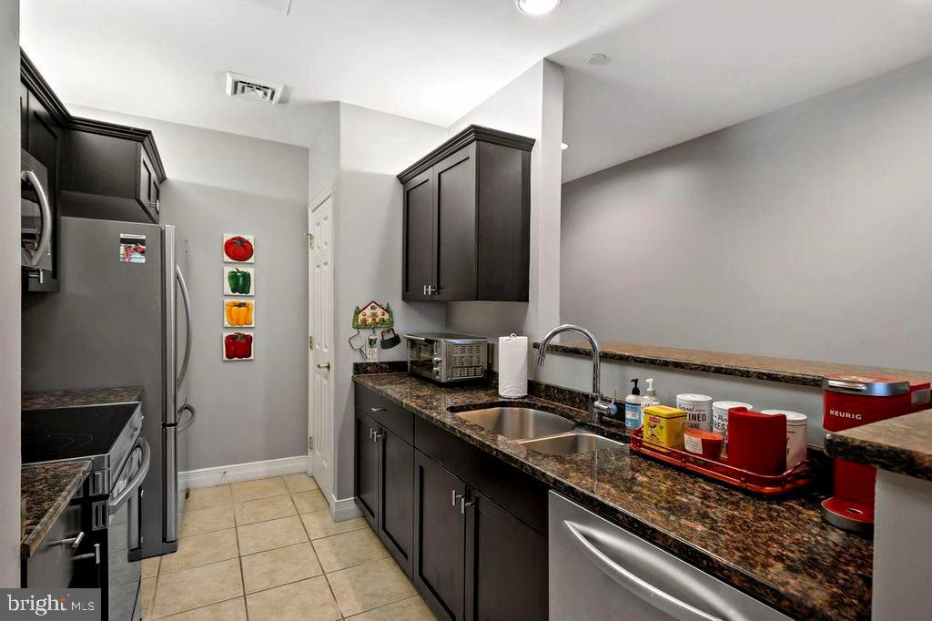 1600 Arch Street, Unit 1902 Philadelphia, PA 19103 - Photo 7 of 24