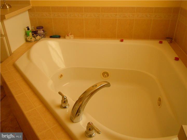 136 Somerfield Road Swedesboro, NJ 08085 - Photo 18 of 25 Master Bathroom