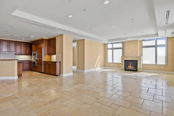 $6,000 | 2211 East Camelback Road, Unit 604, Phoenix, AZ 85016