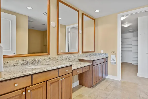 $6,000 | 2211 East Camelback Road, Unit 604, Phoenix, AZ 85016
