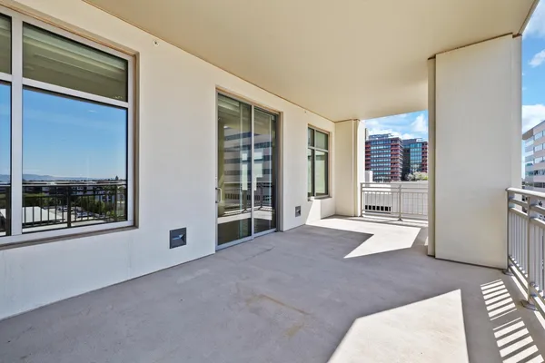 $6,000 | 2211 East Camelback Road, Unit 604, Phoenix, AZ 85016