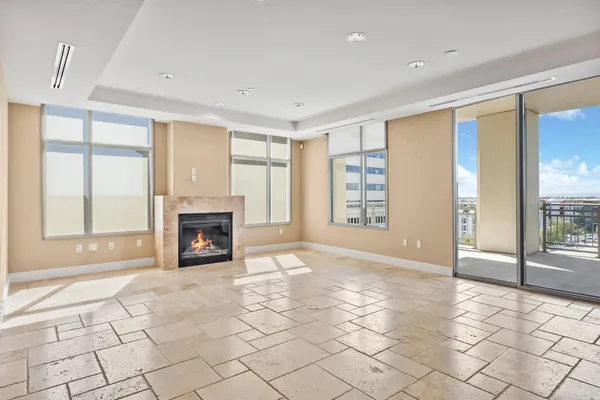 $6,000 | 2211 East Camelback Road, Unit 604, Phoenix, AZ 85016