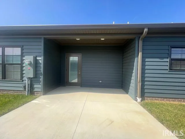 $1,995 | 3838 High Pointe Drive, Newburgh, IN 47630